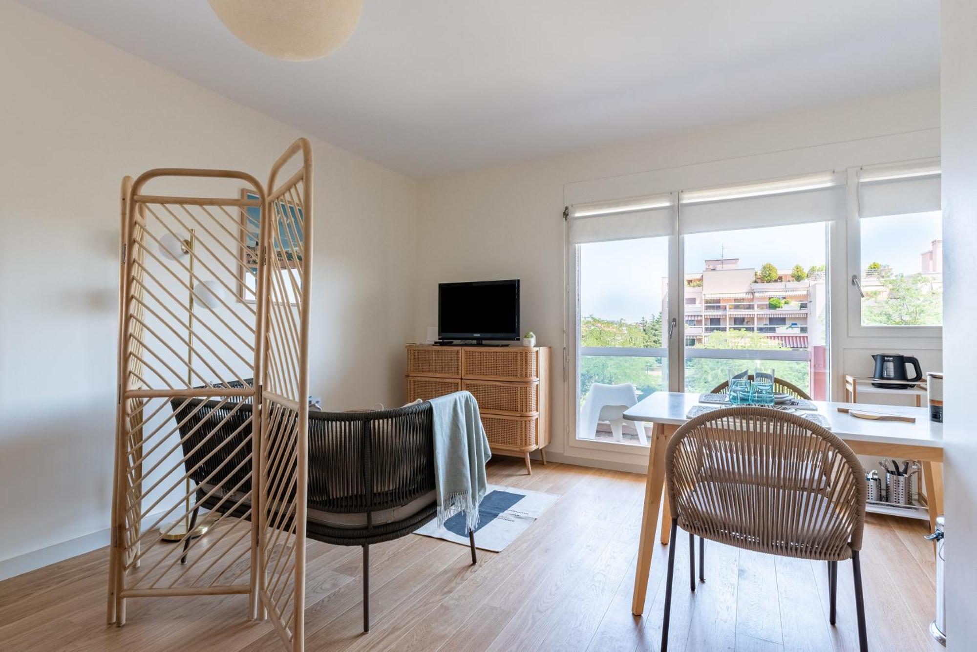 Apartment Le Nid Des Cedres - Magnifique Terrasse Montplaisir